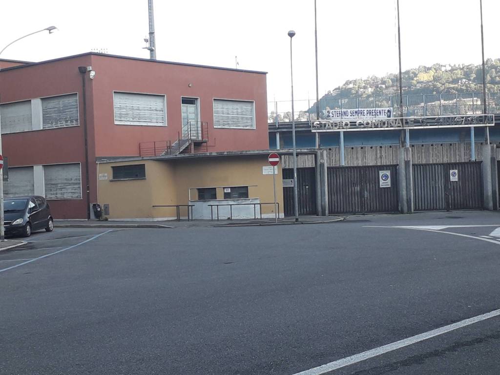 como stadio sinigaglia zona blindata per il derby di calcio tra como e lecco