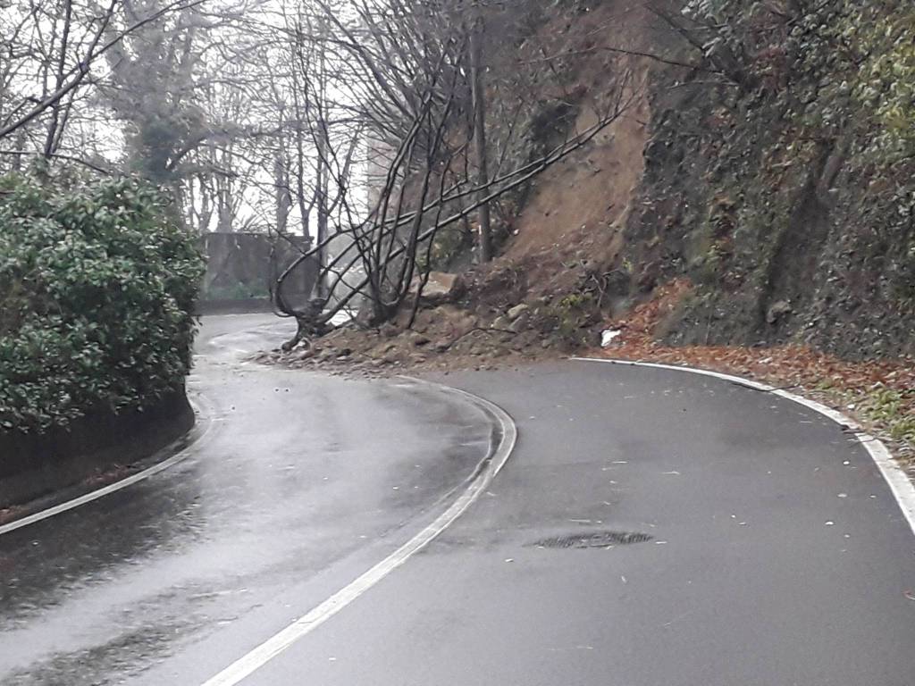 Un Altra Frana In Via Per Sam Fermo Strada Chiusa Incertezza Per La Riapertura Ciaocomo