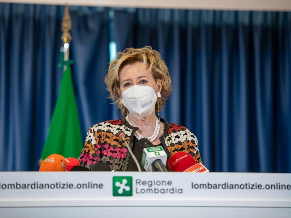 vaccini in azienda presentazione regione lombardia fontana e moratti 