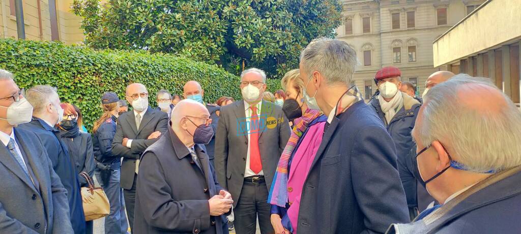 letizia moratti oggi a como inaugurazione casa di comunità con fermi e banfi asst lariana taglio nastro