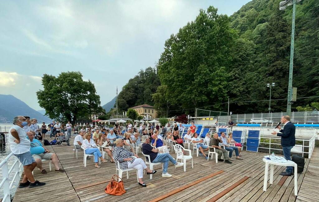 alessandro rapinese in comonuoto comizio prelettorale