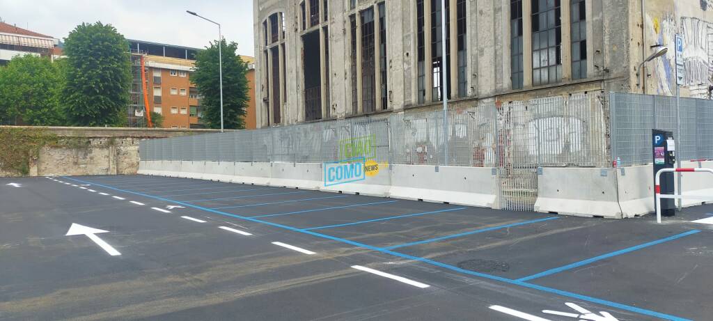 aperto il parcheggio davanti alla santarella in Ticosa immagini autorità sindaco area sosta parcheggio