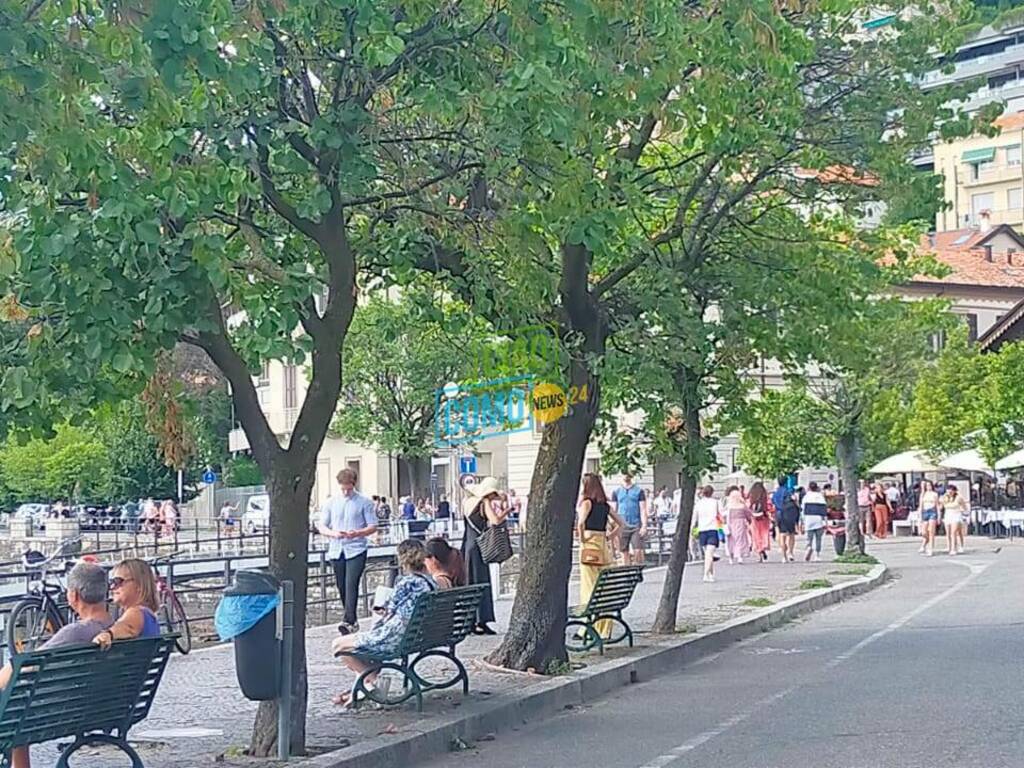 turisti presenti oggi a como tanta gente viale geno funicolare