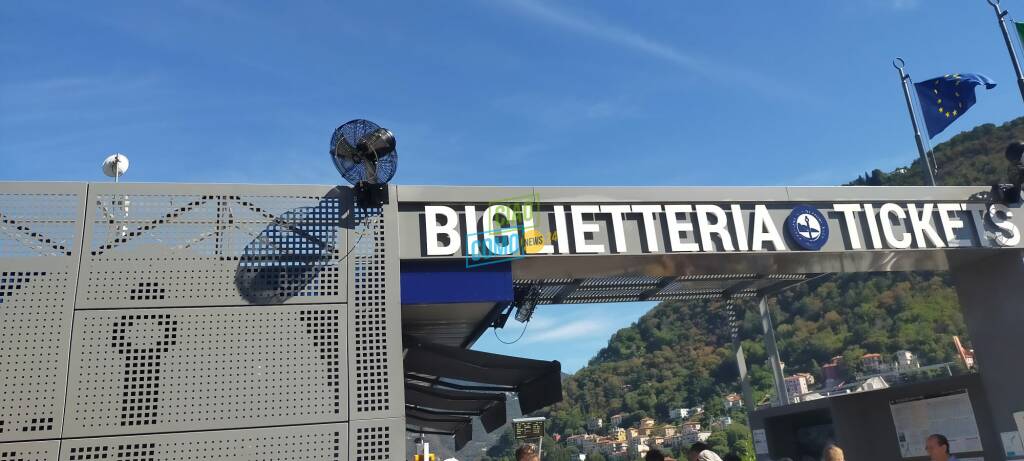 novità alla biglietteria della navigazione di como gazebo e ventilatori per chi è in attesa