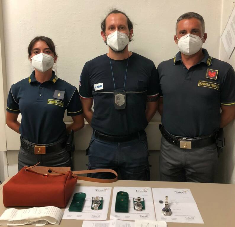 oria valsolda guardia di finanza sequestro tre