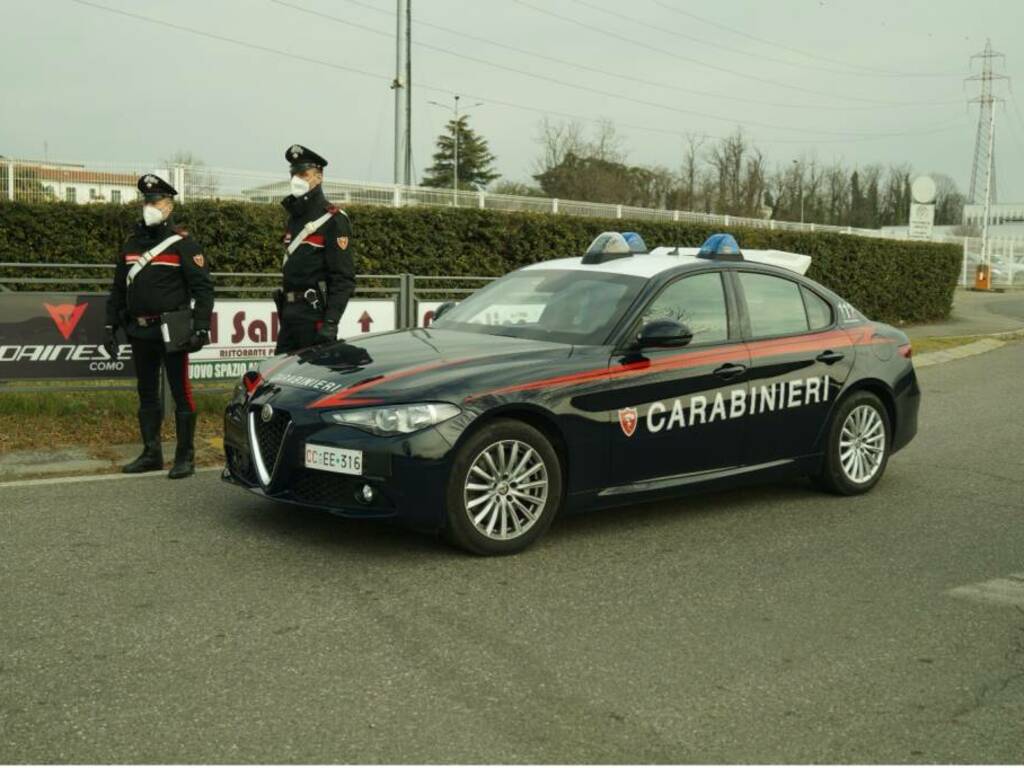 carabinieri generico rapina Carugo Cantù