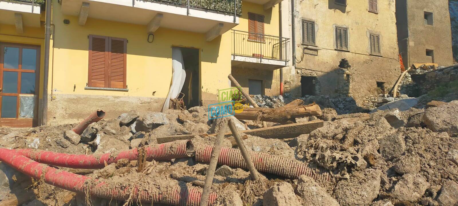 blevio la paura di chi abita a sopravilla: danni e devastazione gapare e nadia mercuri casa danneggiata