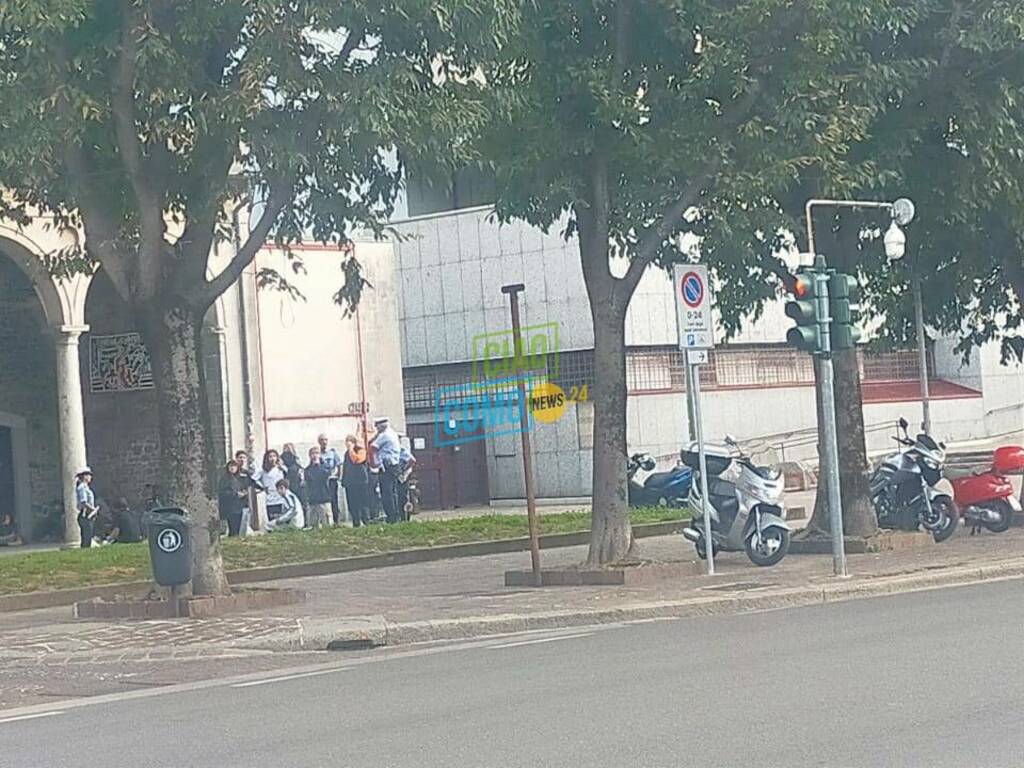 skater fermati polizia locale esterno san francesco