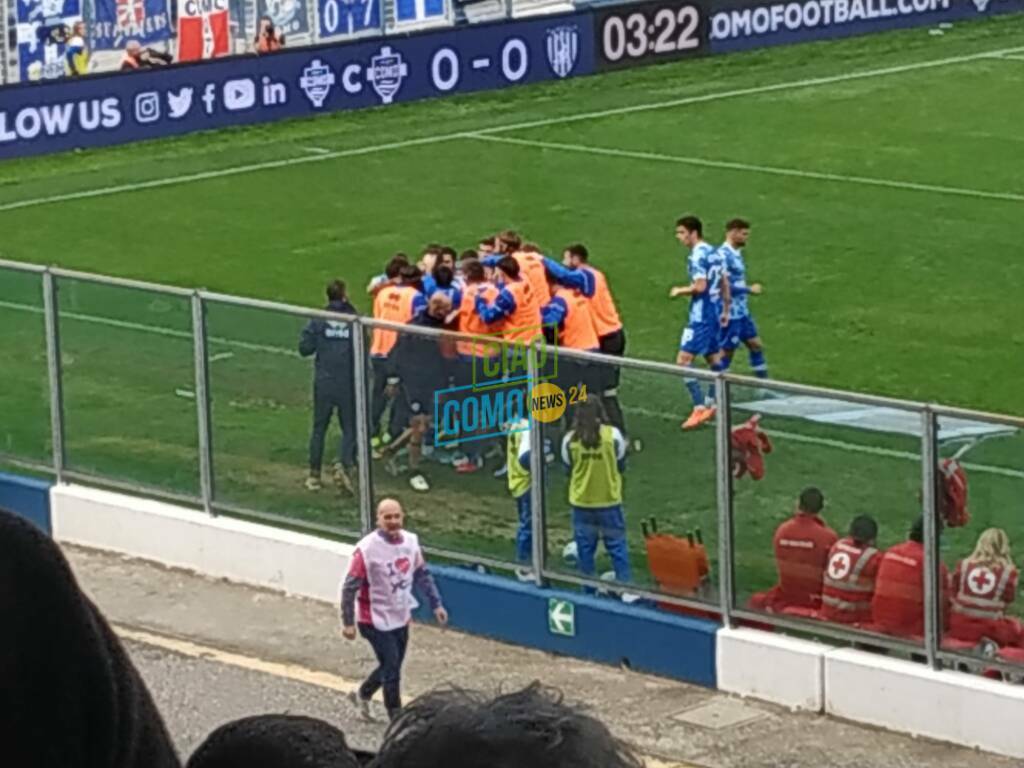 como benevento stadio sinigaglia tifosi e esultanza squadra