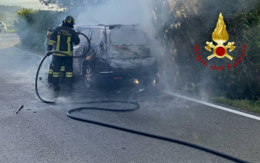 Auto ribaltata e incendio erbese e olgiatese