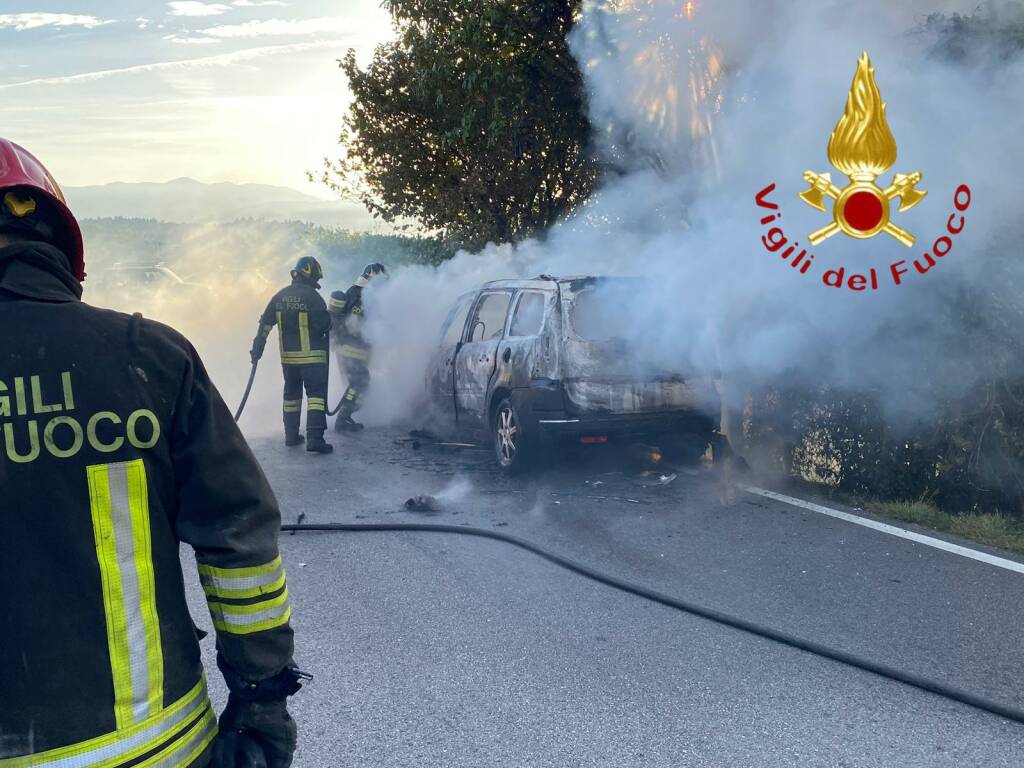 Auto ribaltata e incendio erbese e olgiatese