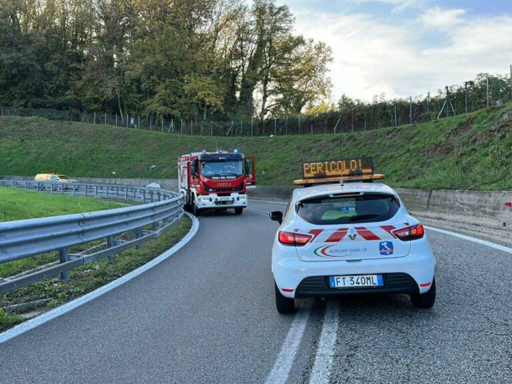 Perdita soda caustica mezzo ingresso autostrada Fino