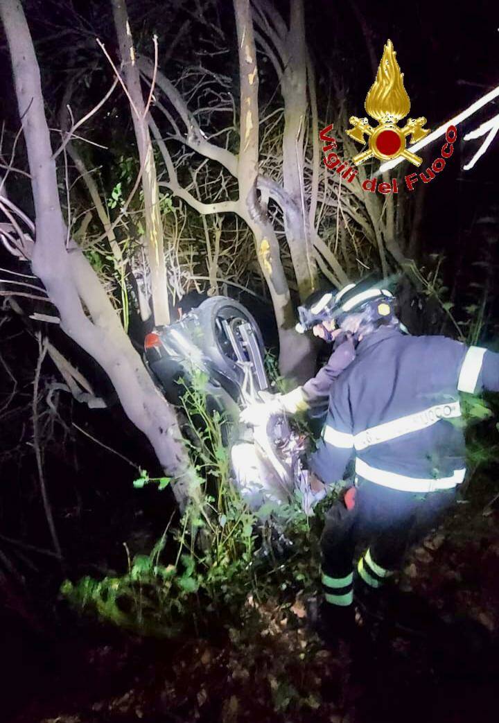 incidente stradale auto moto a faggeto lario soccorsi dei vigili del fuoco