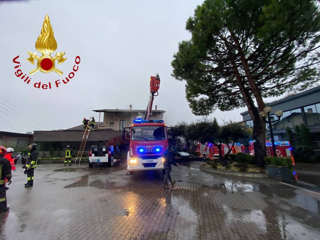 incendio pizzeria Arosio