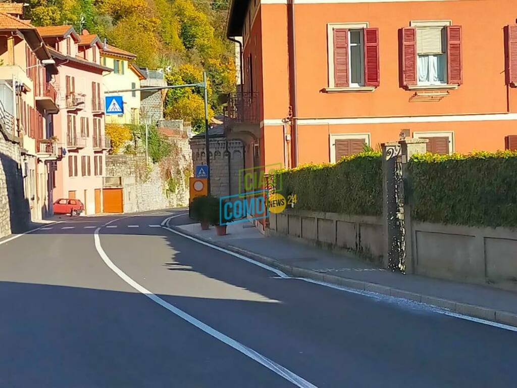 regina chiusa ad argegno per lavori variante cartello stop circolazione e strada chiusa