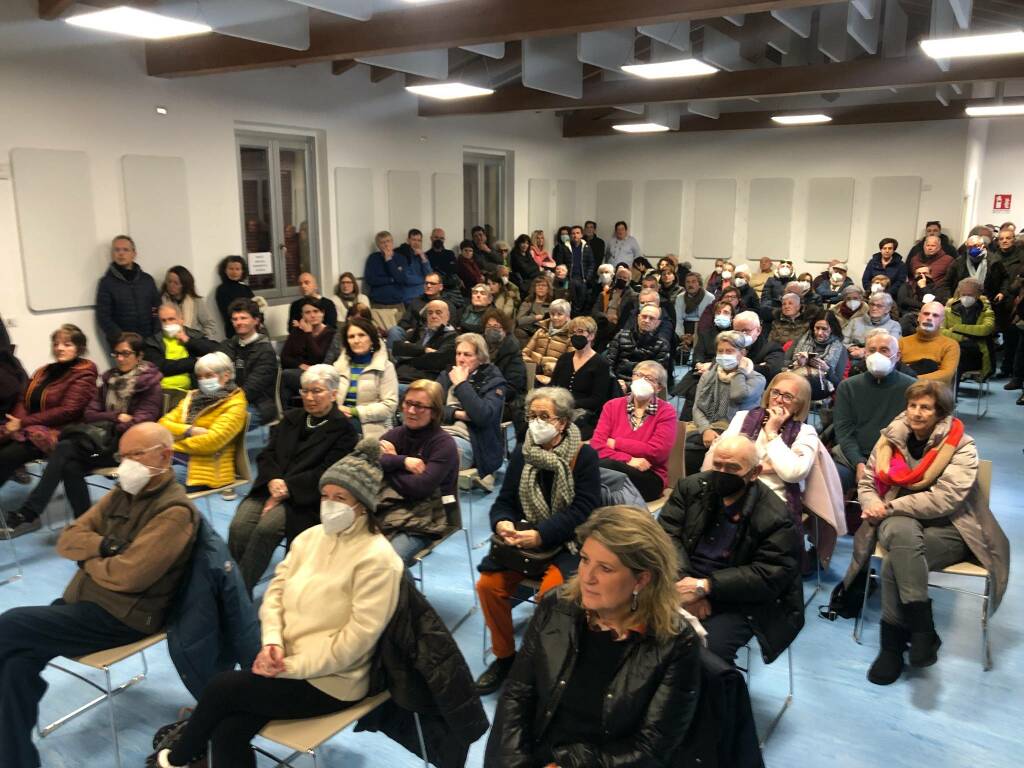 majorino visita ospedale di menaggio per campagna elettorale regionali