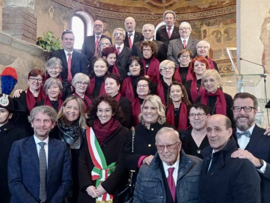 civiche benemerenze santa apollonia a cantù fito con comune e premiati