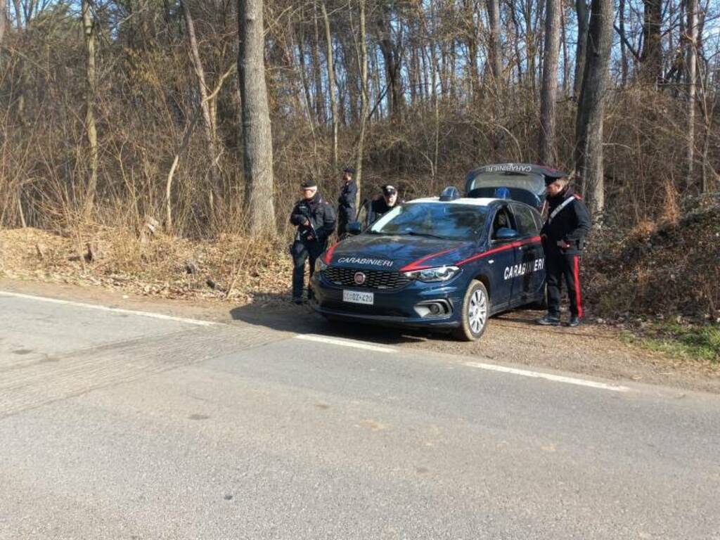 carabinieri di Cantù posto di controllo bosco generico