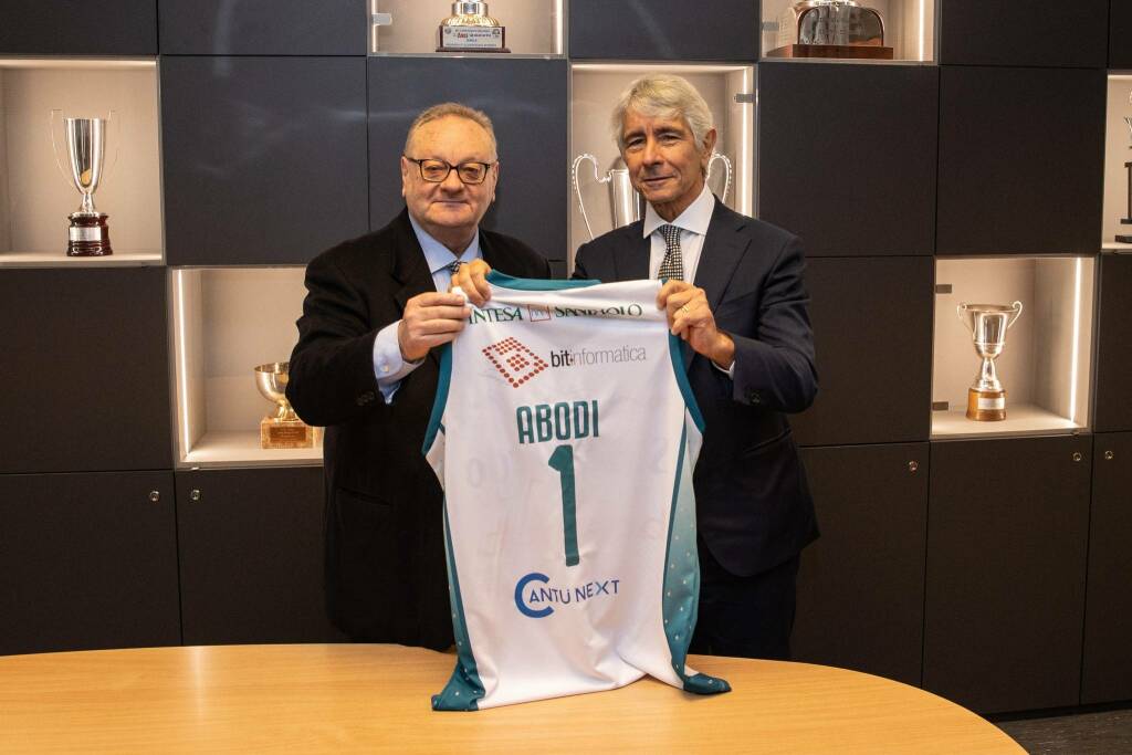 inaugurazione nuova sede pallacanestro cantù con il ministro sport abodi e varie autorità