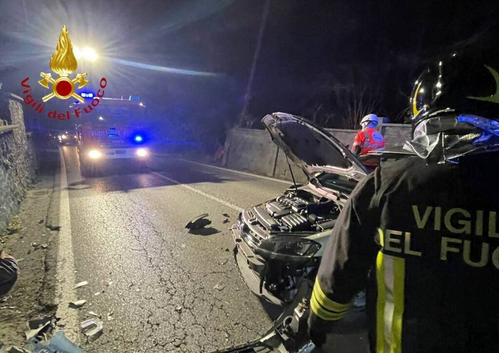 incidente cadorago notte auto contro un muro