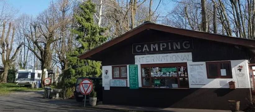 ingresso campeggio di lazzago chiuso per ragioni di sicurezza da comune