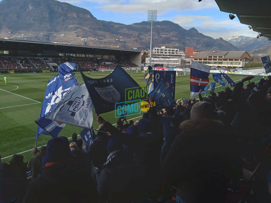 tifosi del como festeggiano il pari a bolzano tifosi e squadra