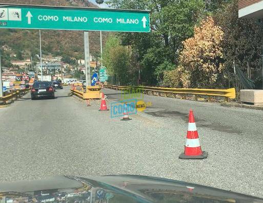 autostrada a9 brogeda buche su asfalto appena si arriva dalla svizzera