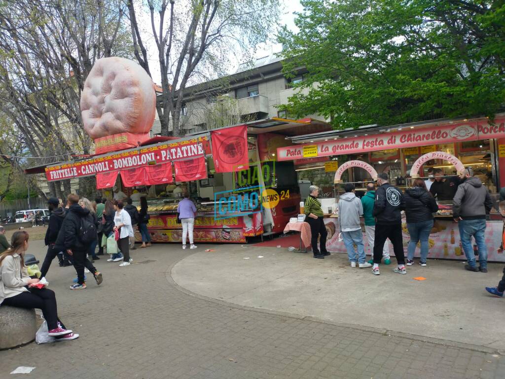 fiera di pasqua a como folla tra le bancarelle giorno 3