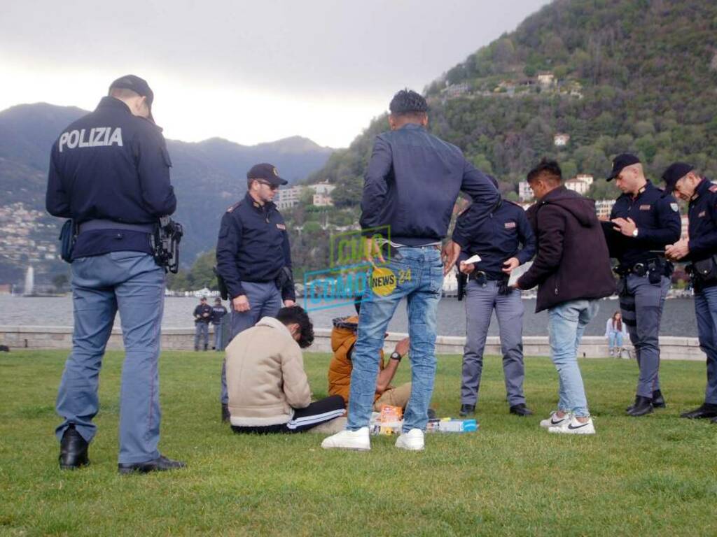 giardini a lago di como controlli polizia su stranieri presenti generiche controlli polizia e stranieri