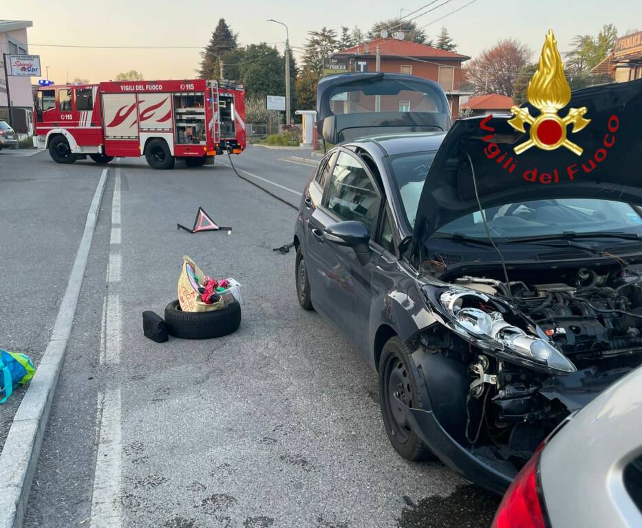 incidente cernobbio auto fuori strada e tamponamento tra auto a cadorago