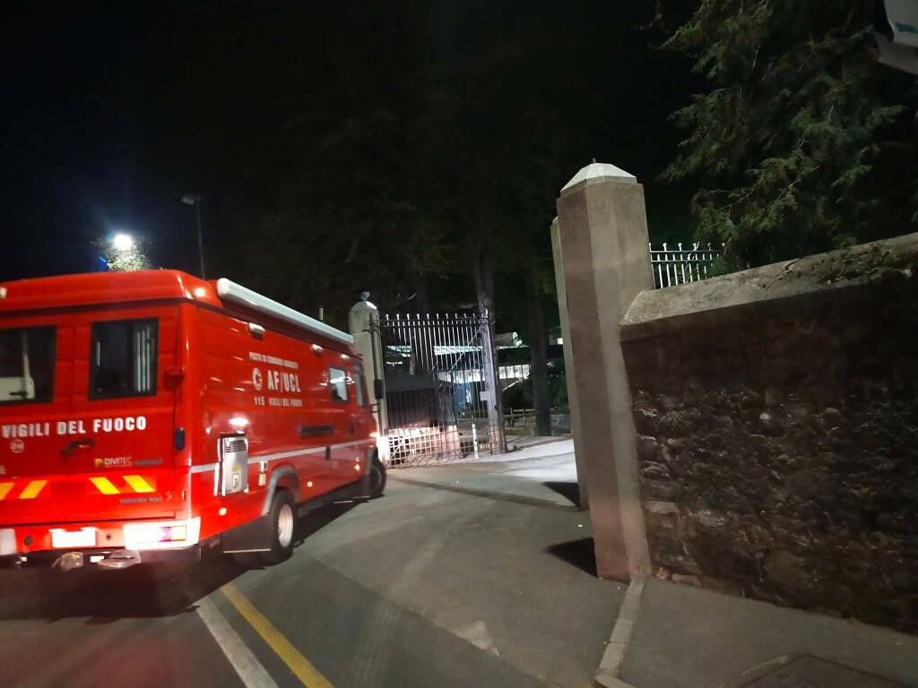 vigili del fuoco galoppatoio di cernobbio villa erba per ricerche turista olandese nel lago