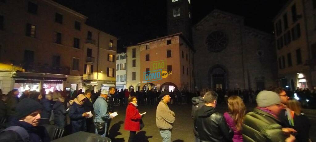 zef karaci ex detenuto parla alla via crucis dei giovani in piazza san fedele