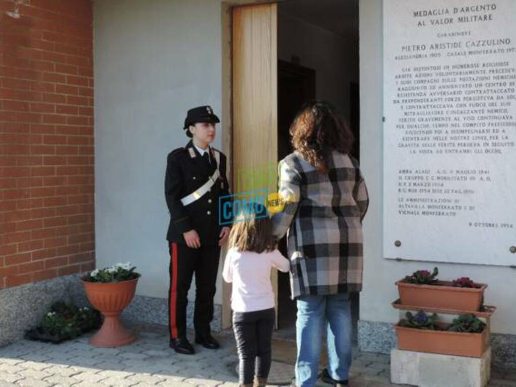 carabinieri donne ricevono vittime di violenza in caserma generiche di donne ninacciate