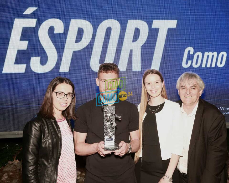 foto alessandro gabrielloni premiazione time out per esport como