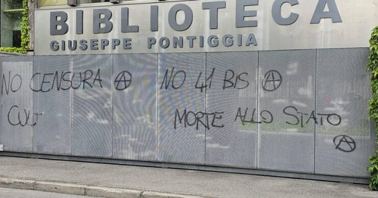 scritte anarchiche sui muri della biblioteca di erba denunciate da deputato zoffili