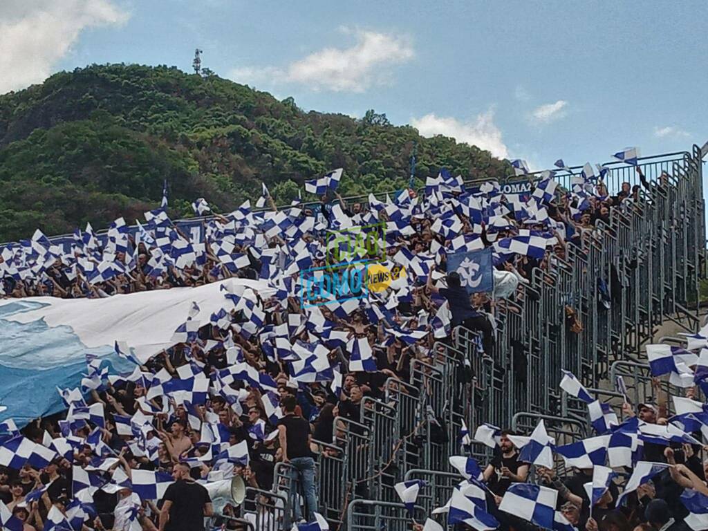 tifosi como coreografia curva per partita contro ternana