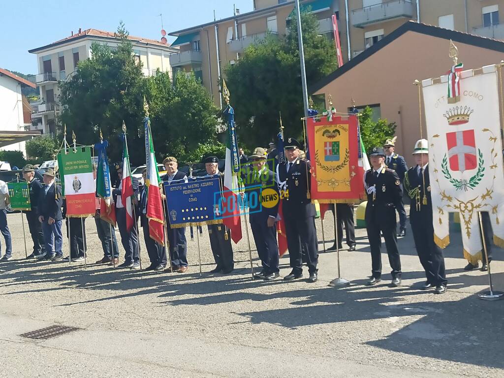 festa guardia di finanza como cerimonia fondazione autorità presenti e finanzieri schierati