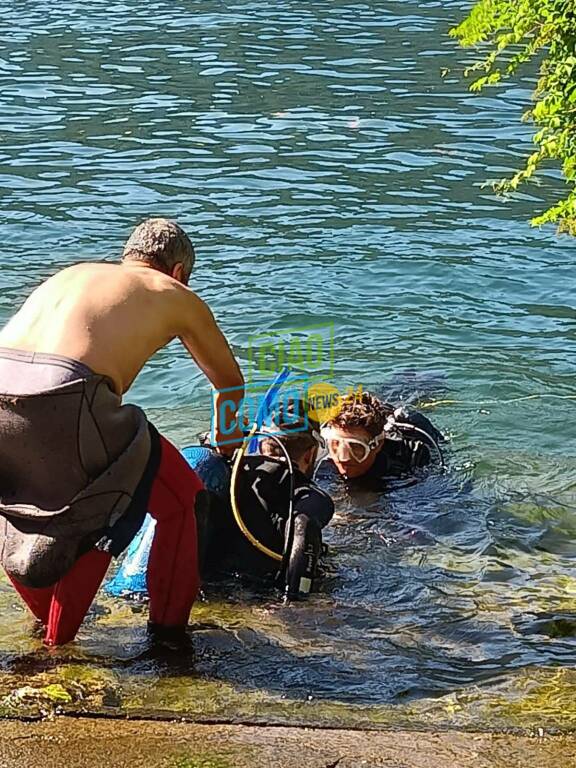 immersione invincible diving con ragazzo paraplegico lago a carate urio per ottenere brevetto sub