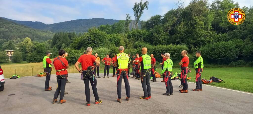 esercitazioni congiunte 118 e soccorso alpino alta valle intelvi