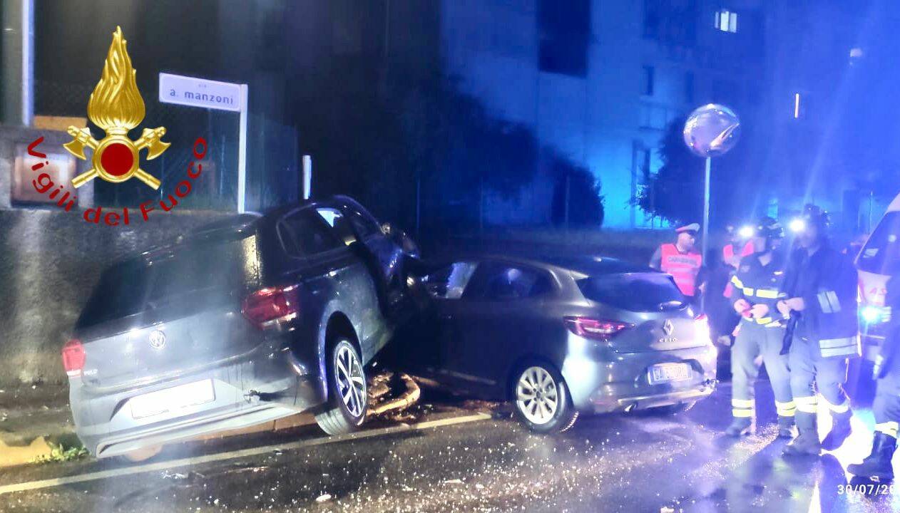 incidenti notte a veniano e villaguardia, scontro tra auto e auto fuori strada villaguaria via firenze