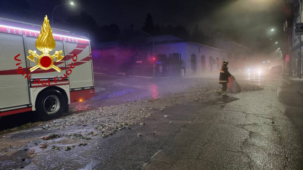 interventi vigili del fuoco per grandinata e nubifragio canturino questa mattina