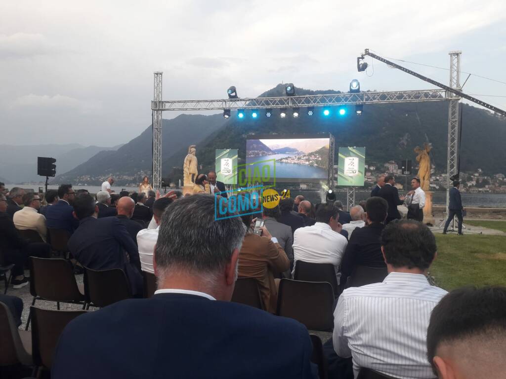 presentazione campionato serie b di calcio a villa olmo autorità e pubblico, prime tre giornate