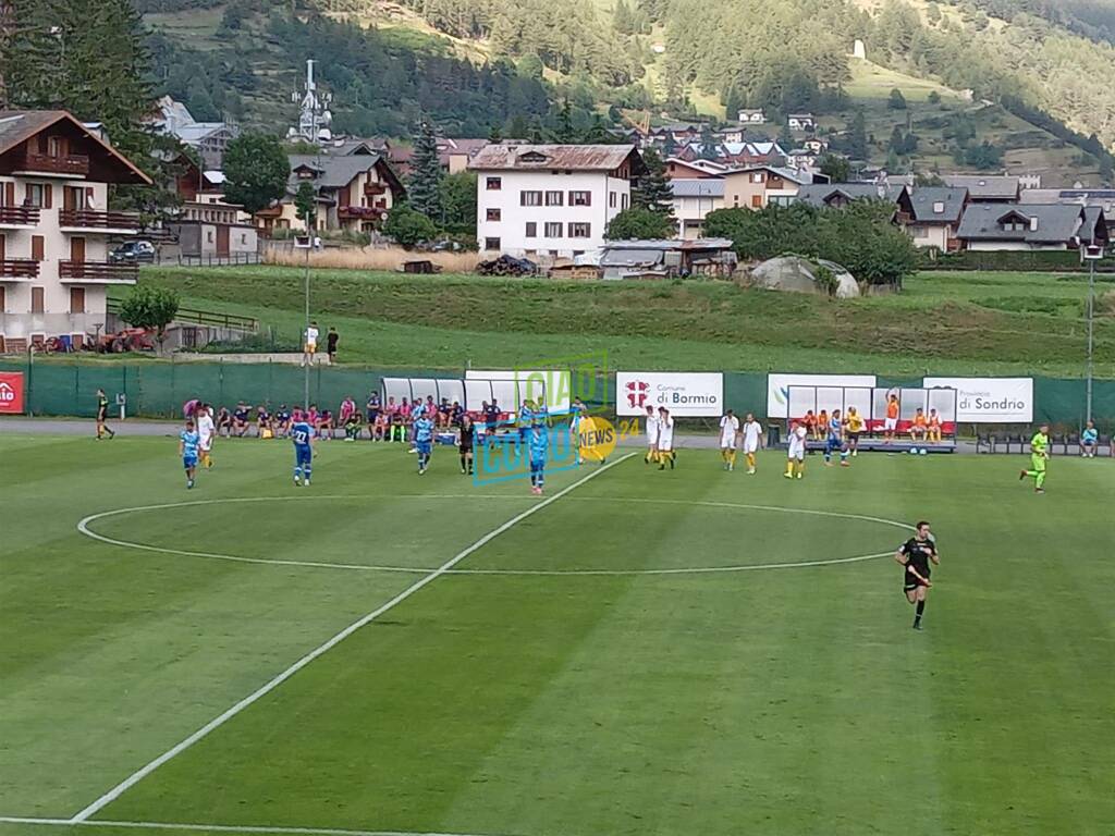 tifosi del como test amichevole a bormio contro alto lario tifosi tifo incitamento campo