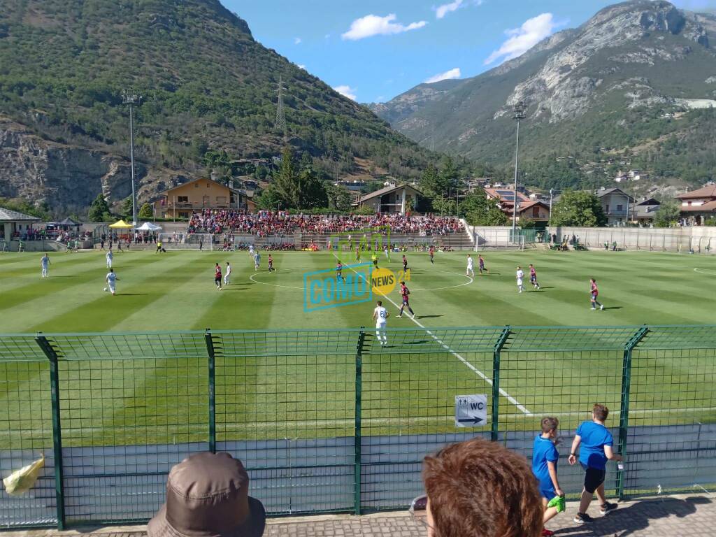 Chatillon, il Como di Longo a testa alta contro il Cagliari: superato al 90 da un calcio di rigore (2-1)