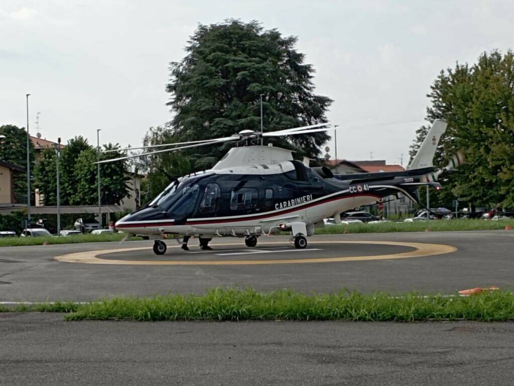 controlli carabinieri cantù con elicottero dall'alto per spaccio bivacchi e discariche abusive