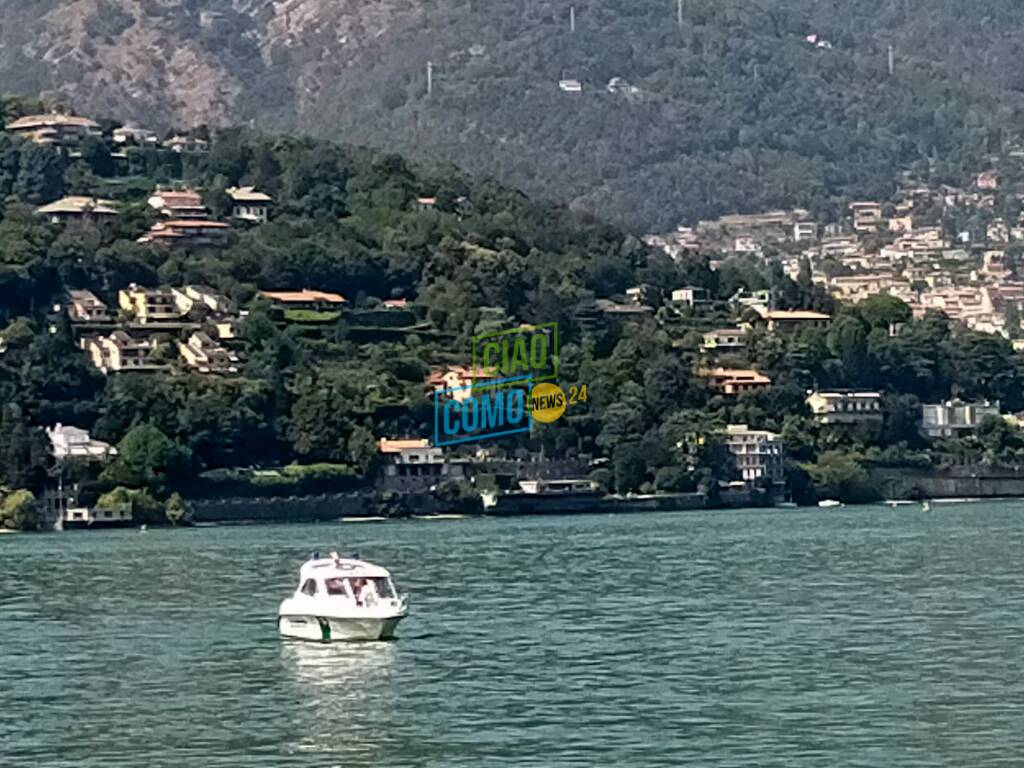 controlli motovedetta polizia locale oggi lago dietro tempio voltiamo dopo ragazzo annegato ieri