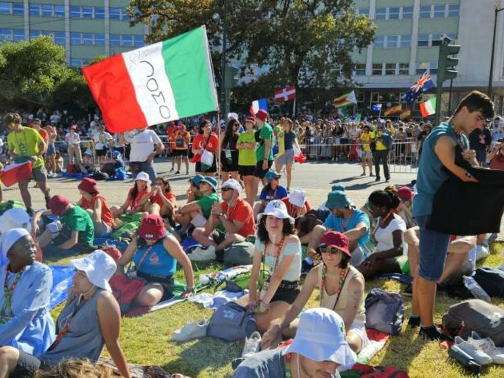 giornate mondiale della gioventù a lisbona incontro giovani di como con Papa