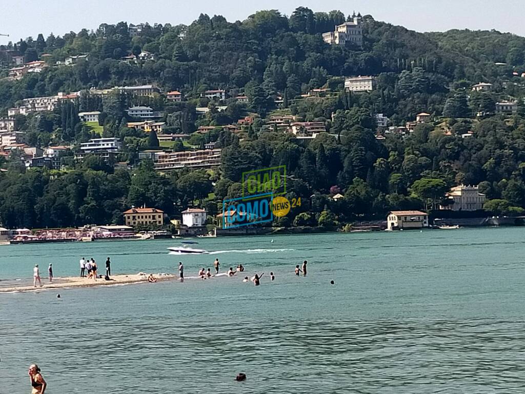 oggi controlli allentati tempio voltiano e tanti a fare bagno nella zona vietata