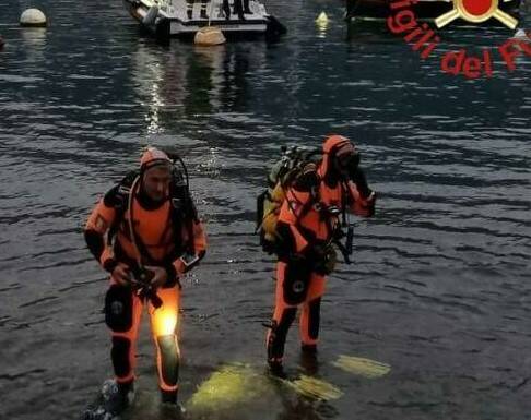 sommozzatori vigili del fuoco lago generica per soccorso