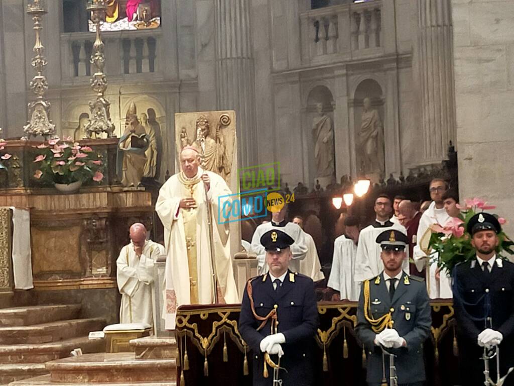 Tante autorità presenti per ascoltare le sue parole, Cattedrale gremita